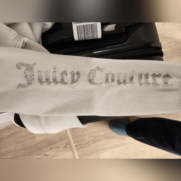 Juicy Couture White Zip-Up Jacket - Picture 8 of 8